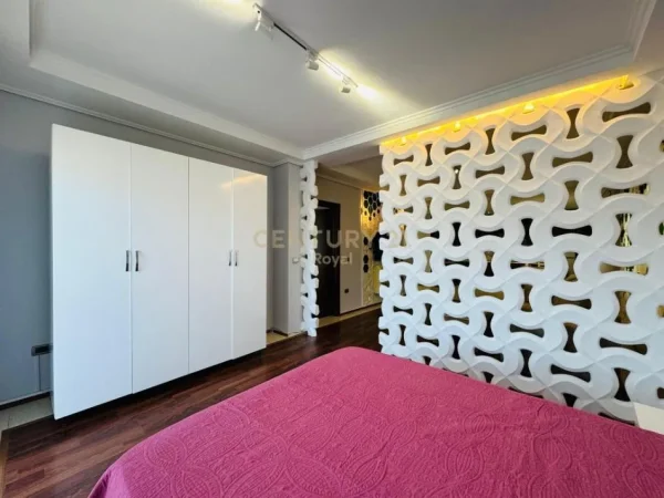 Tirane, jepet me qera apartament 2+1+Ballkon Kati 9, 100 m² 900 € (liqeni artificial, art tubina)
