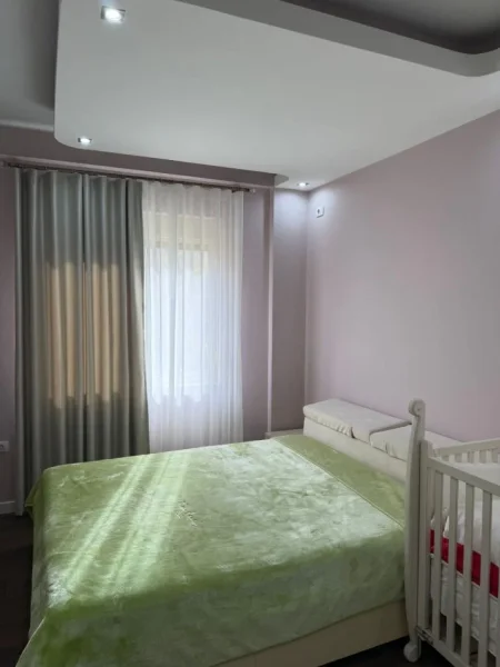 Tirane, jepet me qera apartament 1+1 Kati 2, 68 m² 600 € (Liqeni Thate)