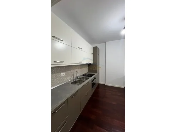 Tirane, shitet apartament 1+1+Aneks+Ballkon Kati 1, 68 m² 110.000 € (Rruga Muhamet Deliu, Fresk)