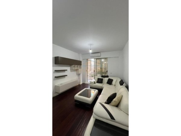 Tirane, shitet apartament 1+1+Aneks+Ballkon Kati 1, 68 m² 110.000 € (Rruga Muhamet Deliu, Fresk)