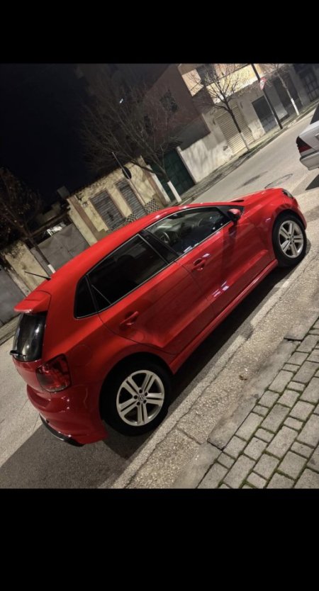 Kavaje, shes makine Vw polo Nafte, e kuqe automatik Kondicioner 175.000 km 6.500 €