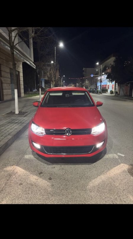 Kavaje, shes makine Vw polo Nafte, e kuqe automatik Kondicioner 175.000 km 6.500 €