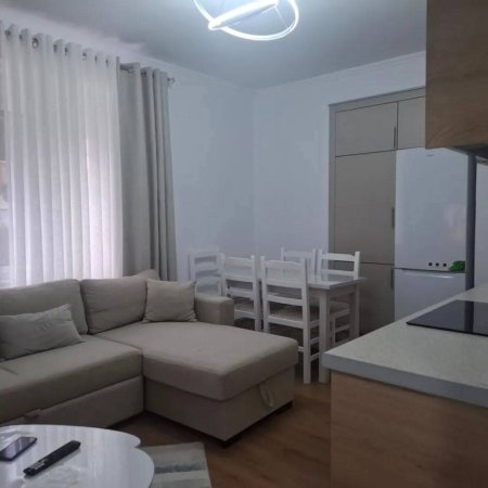 Gjirokaster jepet  me qera apartament 2+1+Ballkon Kati 3, 78 m² 50 € (18 shtatori)