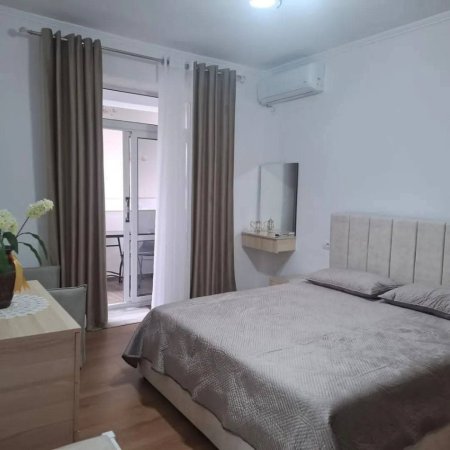 Gjirokaster jepet  me qera apartament 2+1+Ballkon Kati 3, 78 m² 50 € (18 shtatori)