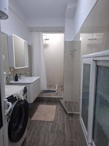 Gjirokaster jepet  me qera apartament 2+1+Ballkon Kati 3, 78 m² 50 € (18 shtatori)