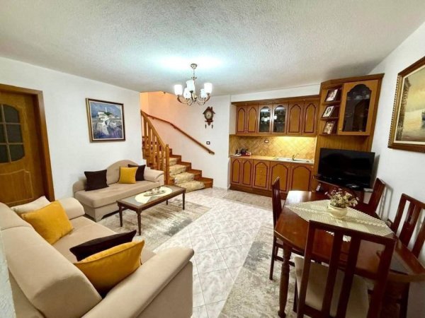 Gjirokaster, shitet shtepi 4+1+Aneks+Ballkon Kati 0, 180 m² 180.000 € (Dunavat)