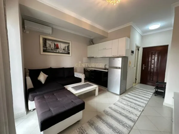 Tirane, jepet me qera apartament 1+1 Kati 3, 47 m² 400 € (materniteti i ri)