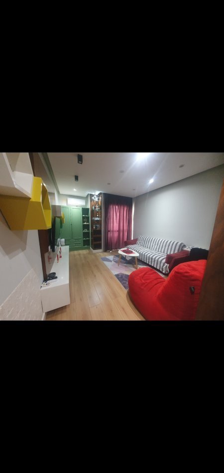 Tirane, jepet me qera garsonier 1+1 Kati 5, 42 m² 350 € 