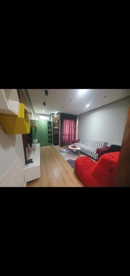 Tirane, jepet me qera garsonier 1+1 Kati 5, 42 m² 350 € 