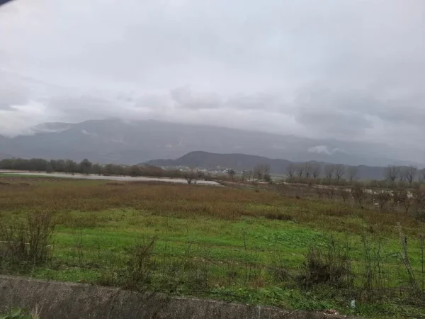 Gjirokaster, shitet toke bujqesore , 5.570 m² / Cmimi 25.000 € (Mashkullore)