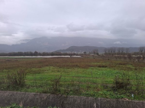 Gjirokaster, shitet toke bujqesore , 5.570 m² / Cmimi 25.000 € (Mashkullore)