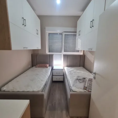 Kompleksi Mangalem, jap  2+1 te mobiluar, 50000 Leke/muaji(i panegociueshem)