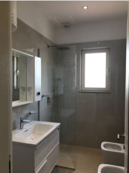 Tirane, jepet me qera Vile 2+1+Ballkon Kati 3, 100 m² 600 € (Inxhinieria e Ndertimit/Rr.Studenti)