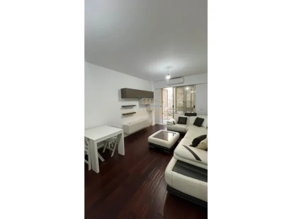 Tirane, shitet apartament 1+1+Ballkon Kati 1, 68 m² 110.000 € (FRESK)