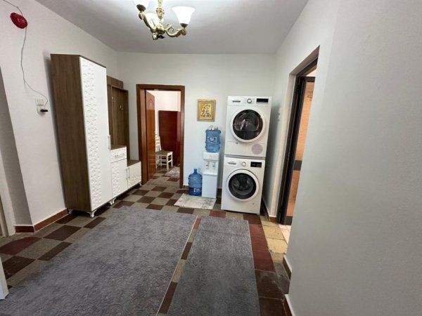Tirane, jepet me qera apartament 2+1 Kati 5, 75 m² 600 € (Shkolla e Kuqe)