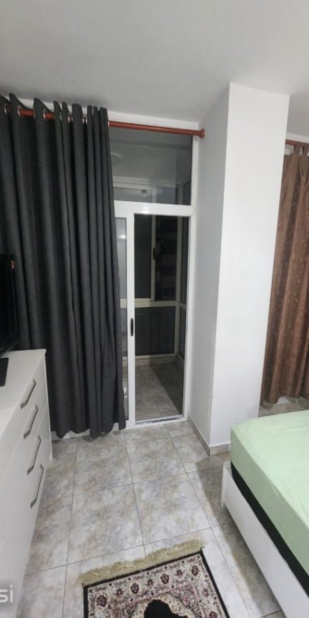 Tirane, jepet me qera apartament 1+1+Ballkon Kati 6, 65 m² 660 € (Pranë Lulishtes,Komuna Parisit ,Tiranë)
