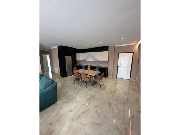 Tirane, jap me qera apartament 1+1+Ballkon Kati 3, 77 m² 700 € (Farke Lake Land Residence)