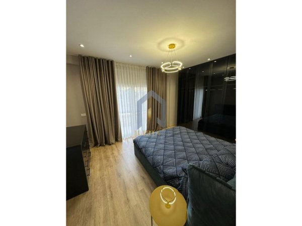 Tirane, jap me qera apartament 1+1+Ballkon Kati 3, 77 m² 700 € (Farke Lake Land Residence)