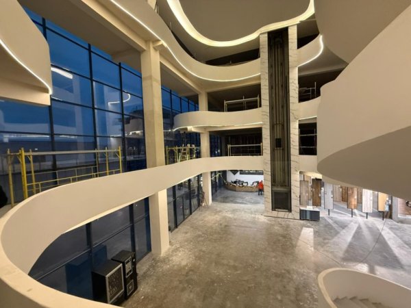 Tirane, jepet me qera ambjent biznesi , 7.000 m² (Casa Italia)