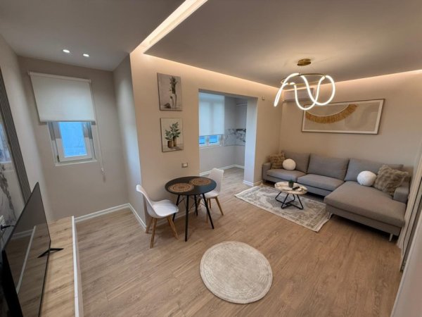 Tirane, shitet apartament 1+1 , (Stacioni i Trenit)