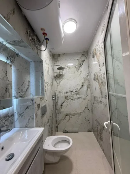 Tirane, shitet apartament 1+1 , (Stacioni i Trenit)