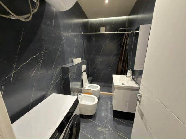 Tirane, jepet me qera apartament 1+1 , 550 € 