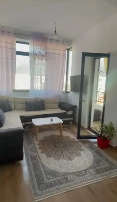 Tirane, jepet me qera apartament 2+1 Kati 7, 700 € 