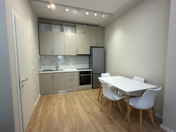 Tirane, jepet me qera apartament 1+1+Ballkon Kati 2, 66 m² 500 € (Astir)