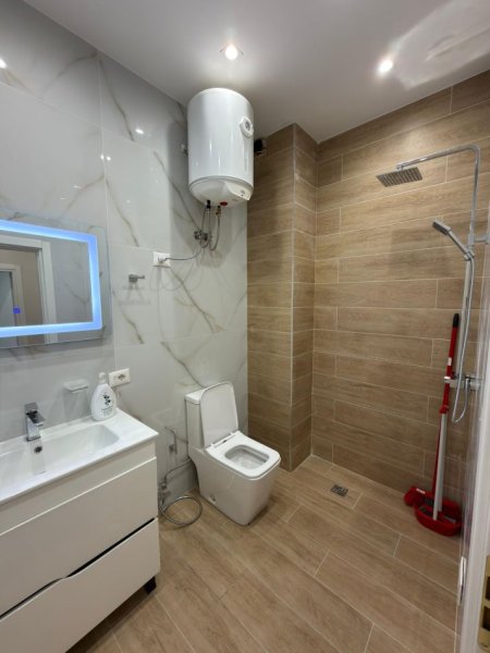 Tirane, jepet me qera apartament 1+1+Ballkon Kati 2, 66 m² 500 € (Astir)