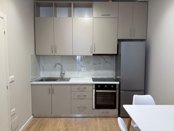 Tirane, jepet me qera apartament 1+1+Ballkon Kati 2, 66 m² 500 € (Astir)