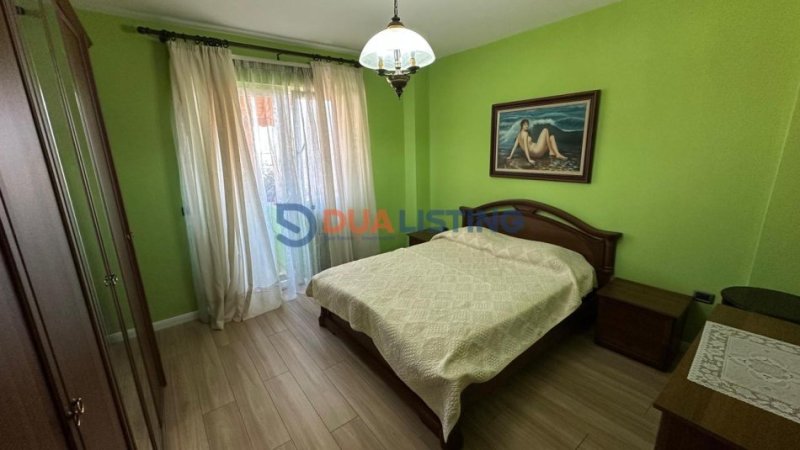 Tirane, jepet me qera apartament 2+1+Ballkon , 85 m² 590 € (Don Bosko)