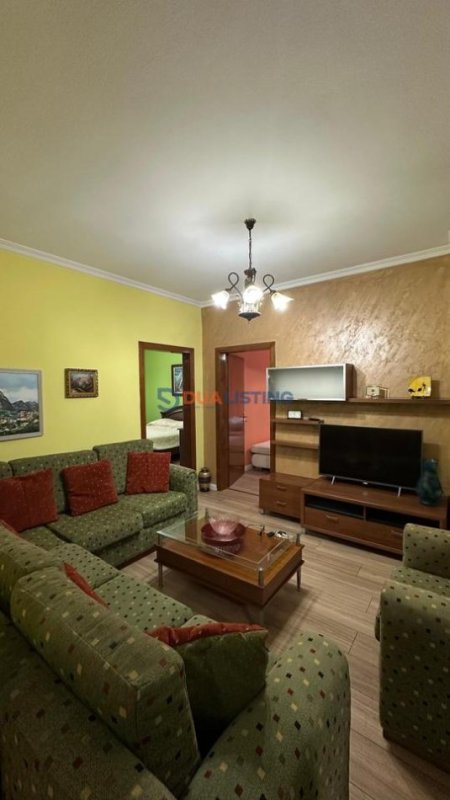 Tirane, jepet me qera apartament 2+1+Ballkon , 85 m² 590 € (Don Bosko)