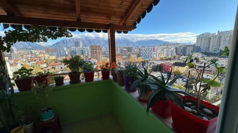 Tirane, jepet me qera apartament 2+1+Ballkon , 85 m² 590 € (Don Bosko)