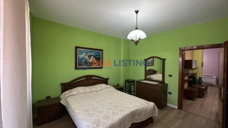 Tirane, jepet me qera apartament 2+1+Ballkon , 85 m² 590 € (Don Bosko)