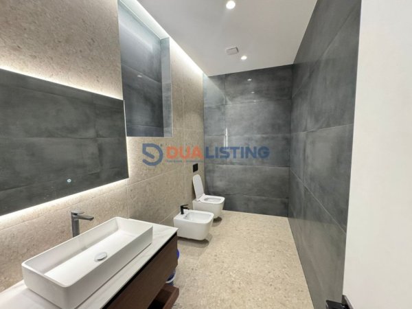 Tirane, jepet me qera Vile 4+1+Ballkon , 425 m² 5.000 € (Liqeni i Thate)