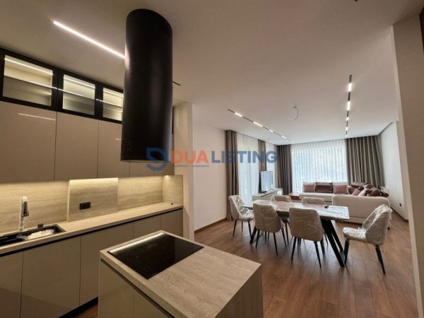 Tirane, jepet me qera Vile 4+1+Ballkon , 425 m² 5.000 € (Liqeni i Thate)