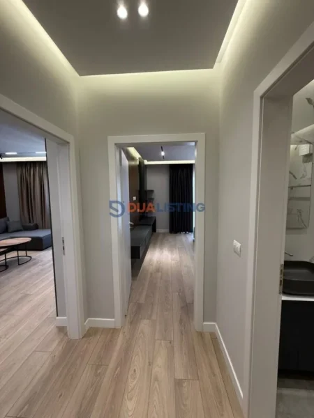 Tirane, jap me qera apartament 1+1 Kati 10, 76 m² 1.000 € (Zogu Zi)