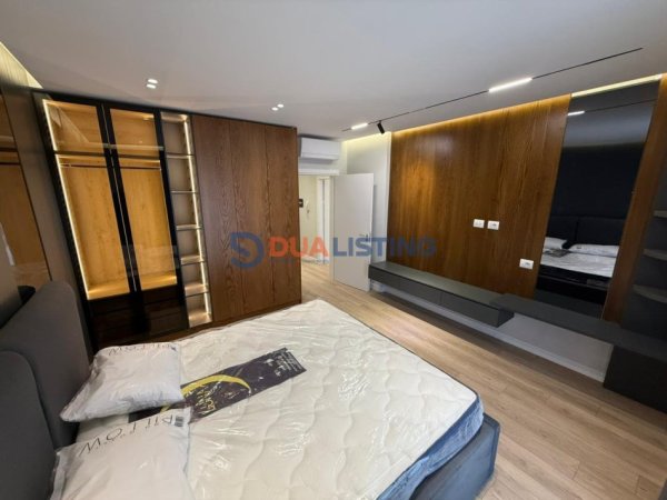 Tirane, jap me qera apartament 1+1 Kati 10, 76 m² 1.000 € (Zogu Zi)