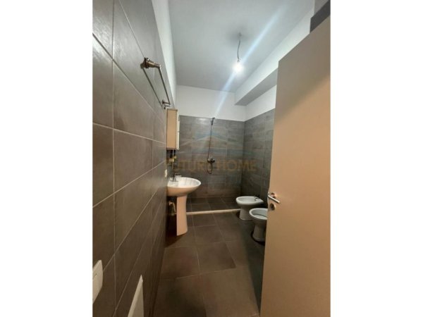 Tirane, shitet apartament 1+1 Kati 6, 70 m² 115.000 € (Kompleksi Mangalem, Ali Demi)