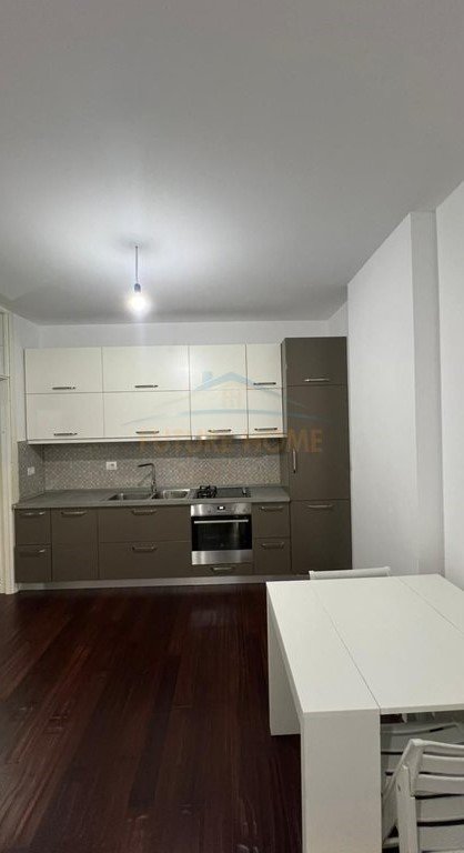 Tirane, shitet apartament 1+1+Ballkon Kati 1, 68 m² 110.000 € (Fresku)