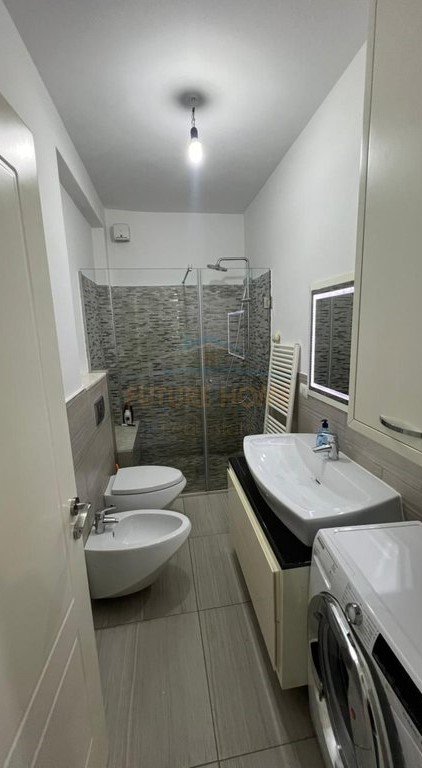 Tirane, shitet apartament 1+1+Ballkon Kati 1, 68 m² 110.000 € (Fresku)