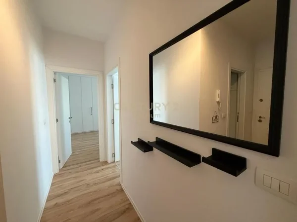 Tirane, jepet me qera 2+1+Ballkon Kati 5, 109 m² 750 € (Ali Demi)