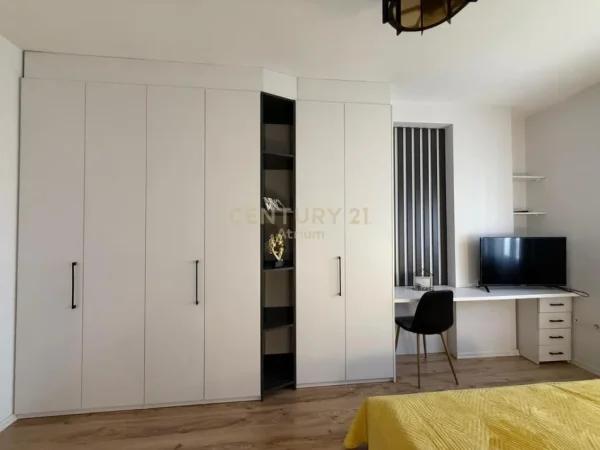 Tirane, jepet me qera 2+1+Ballkon Kati 5, 109 m² 750 € (Ali Demi)