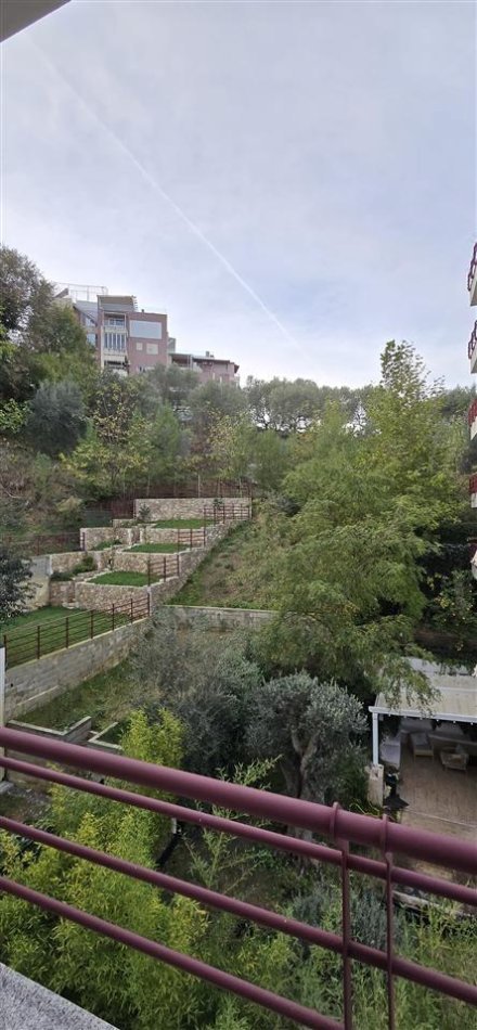 Tirane, jepet me qera apartament 2+1 Kati 3, 95 m² 620 € (Rruga Hamdi Sina, Kompleksi FZ Construction)