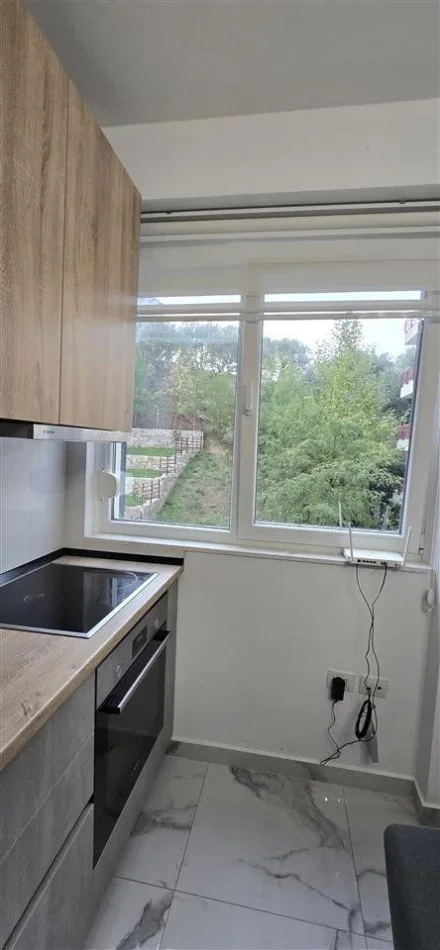 Tirane, jepet me qera apartament 2+1 Kati 3, 95 m² 620 € (Rruga Hamdi Sina, Kompleksi FZ Construction)