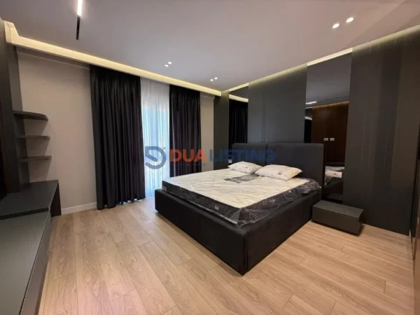 Tirane, jepet me qera apartament 1+1 , 80 m² 1.000 € (Ring Center)