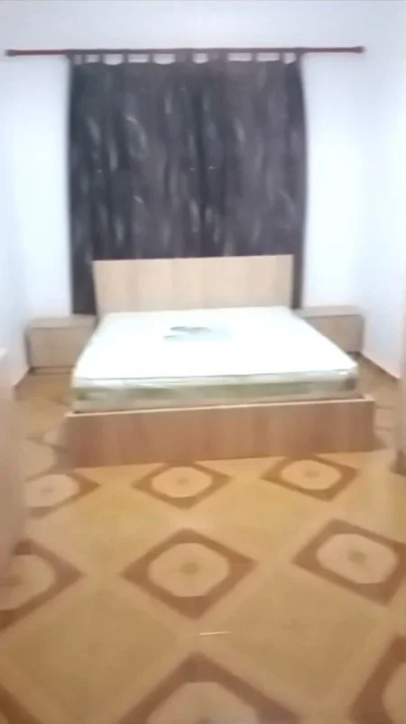 Jepet me Qera Hyrje 1+1 ne Vasil Shanto (afër Shkollës Besnik Sykja,  500 €uro