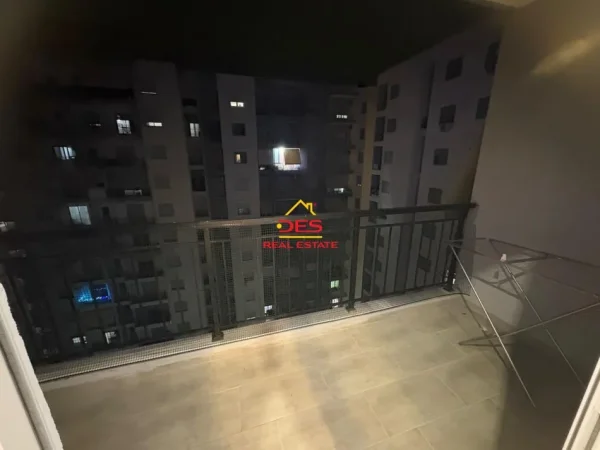 Vlore, jepet me qera apartament 2+1+Ballkon Kati 9, 110 m² 500 € (Rruga Çajupi)