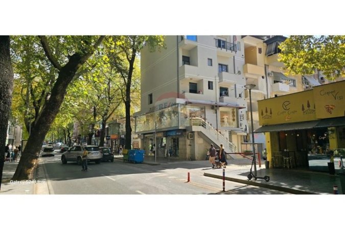 Tirane, jepet me qera apartament 2+1 , 94 m² 850 € (Myslym Shyri)