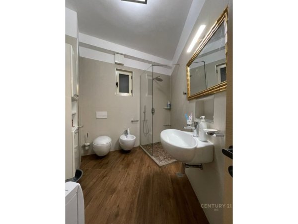Tirane, shitet apartament 2+1 Kati 5, 92 m² 165.000 € (Astir)